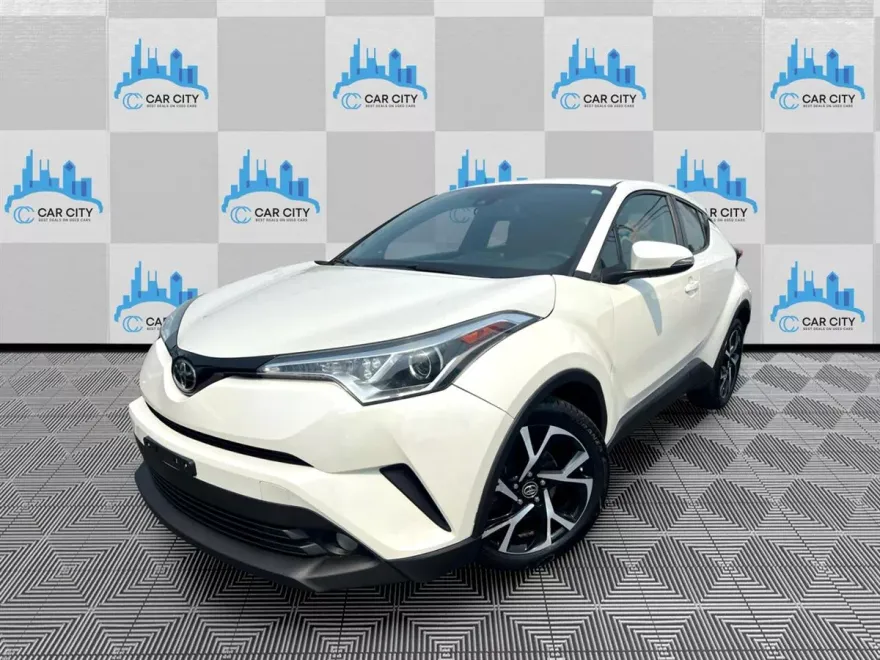 2018 Toyota C-HR XLE photo 1