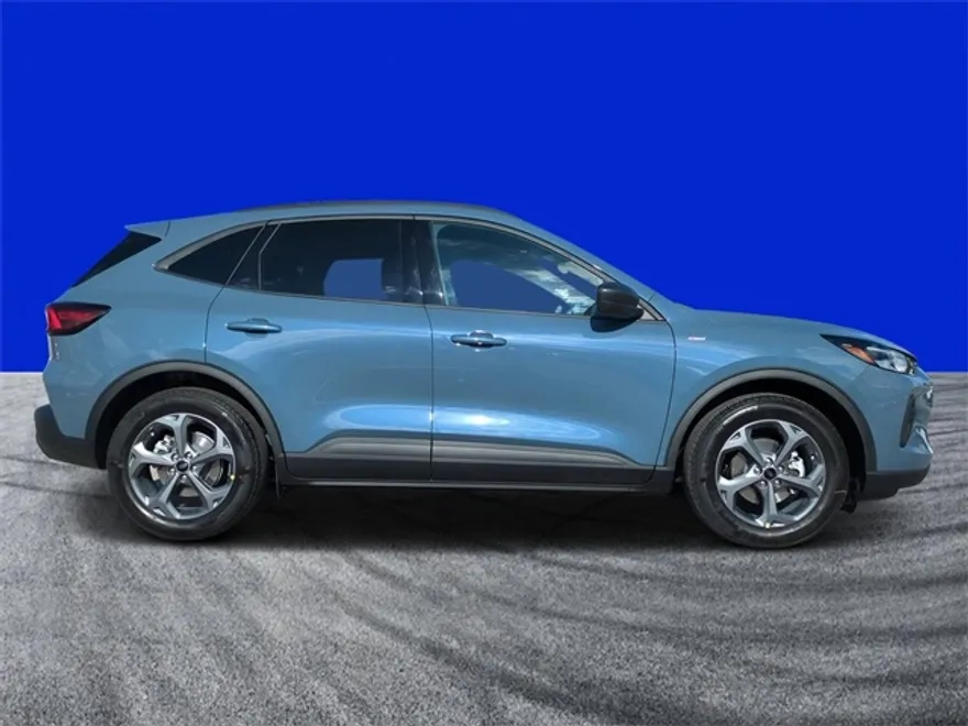 2026 Ford Escape ST-Line photo 1
