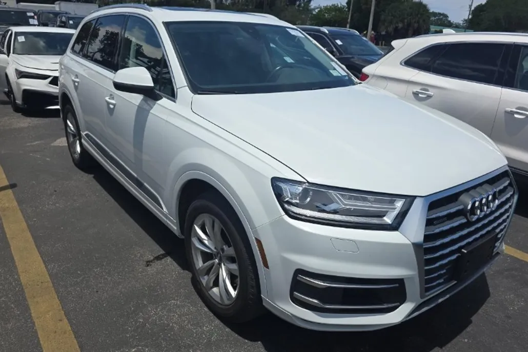 2017 Audi Q7 3.0 Premium Plus photo 1