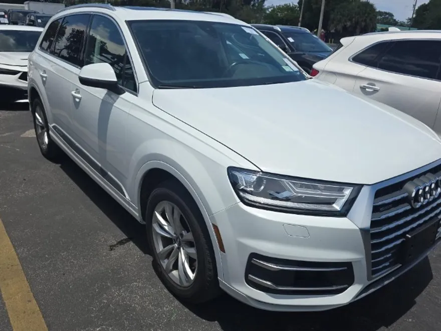 2017 Audi Q7 3.0 Premium Plus photo 1