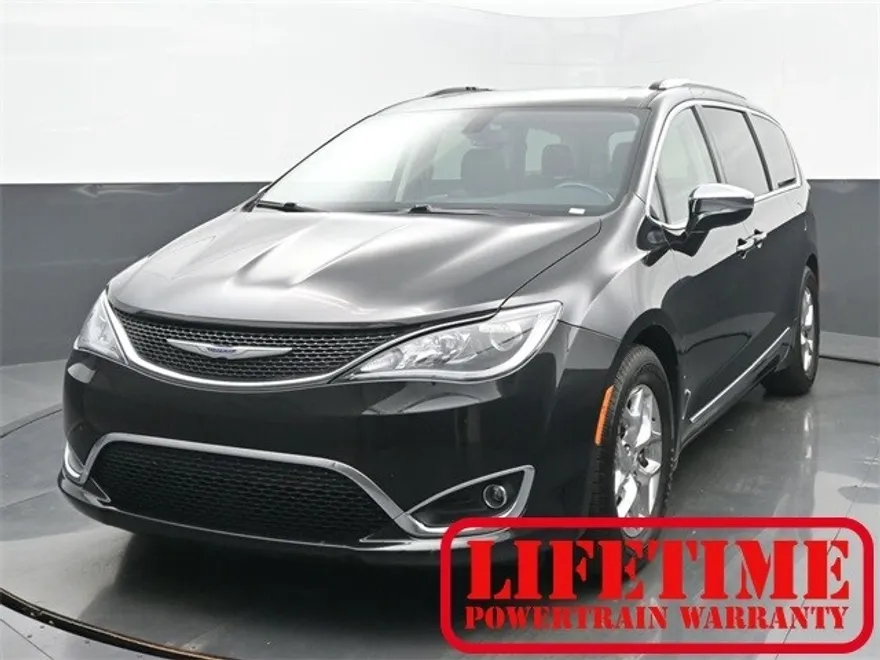 2020 Chrysler Pacifica Limited photo 1