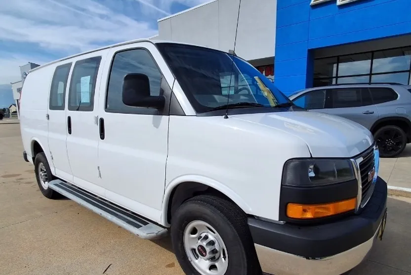 2022 Gmc Savana Cargo 2500 photo 1