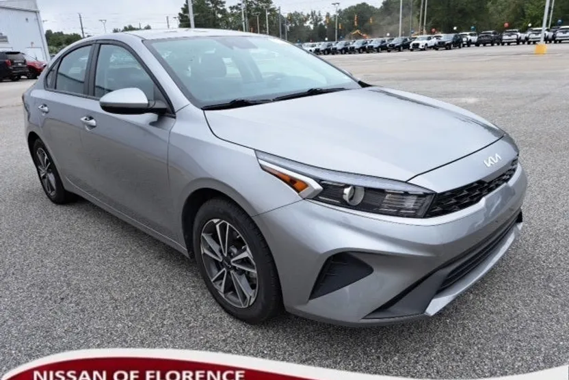 2023 Kia Forte LXS photo 1