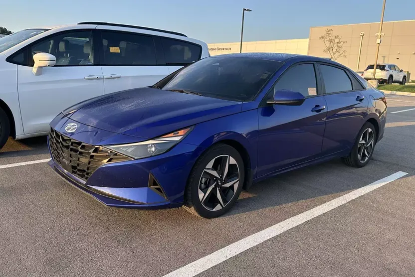 2023 Hyundai Elantra SEL photo 1