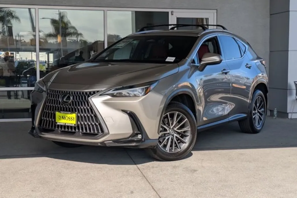 2024 Lexus NX 250 photo 1