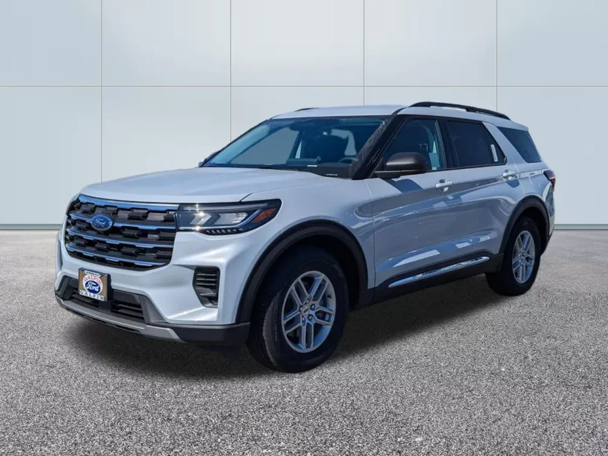 2025 Ford Explorer Platinum photo 1