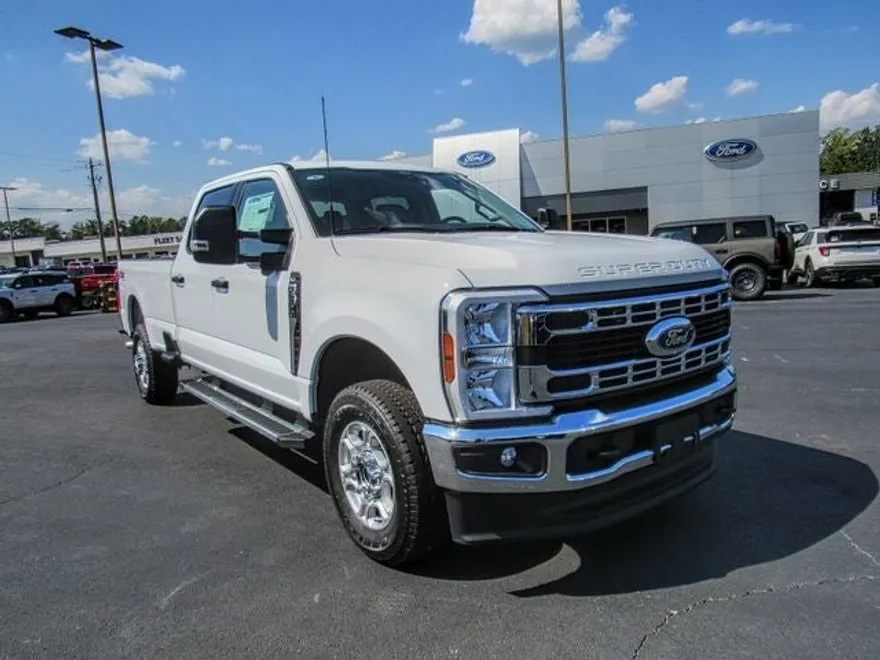 2025 Ford F-350 photo 1