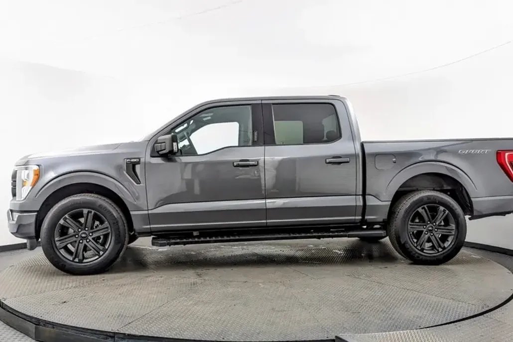 2023 Ford F-150 XL photo 1