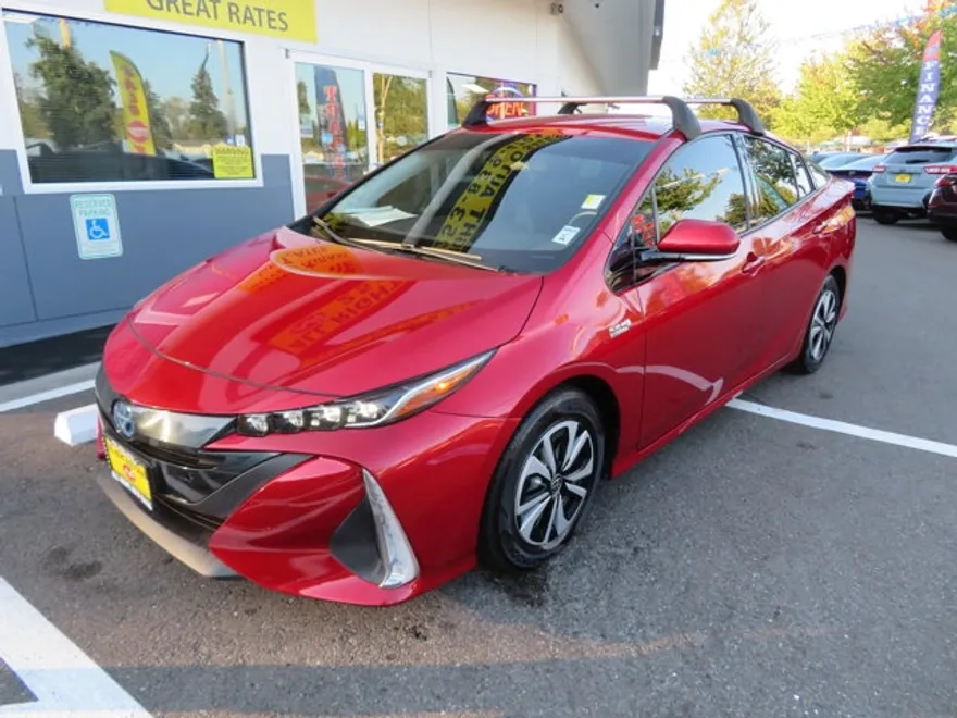 2017 Toyota Prius Prime Three Four photo 1