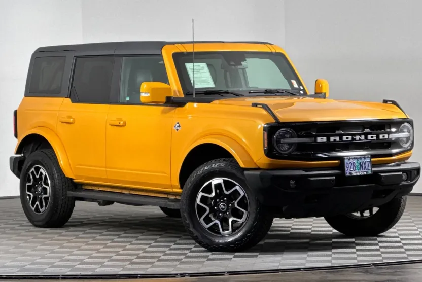 2022 Ford Bronco Outer Banks photo 1