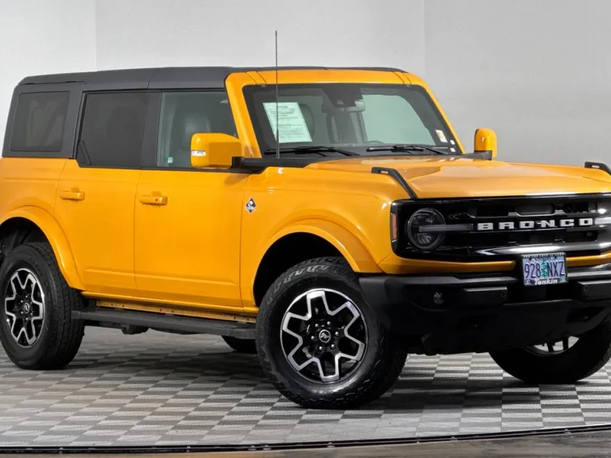 2022 Ford Bronco Outer Banks photo 1