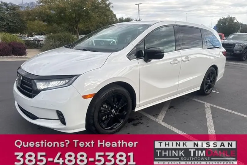 2023 Honda Odyssey Sport photo 1