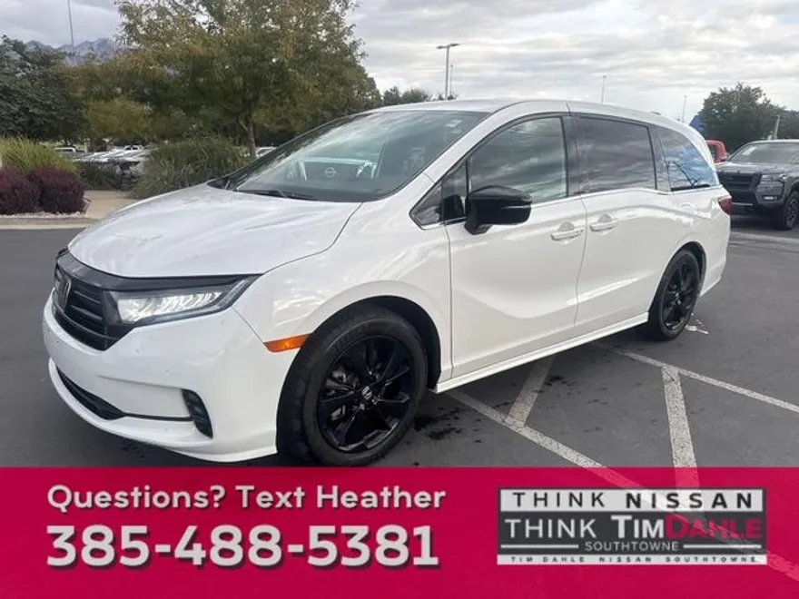 2023 Honda Odyssey Sport photo 1