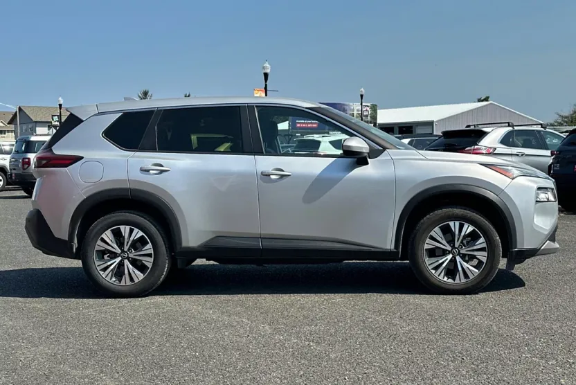 2023 Nissan Rogue SV photo 1