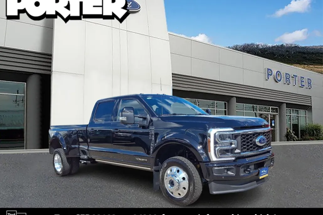 2025 Ford F-450 Platinum photo 1