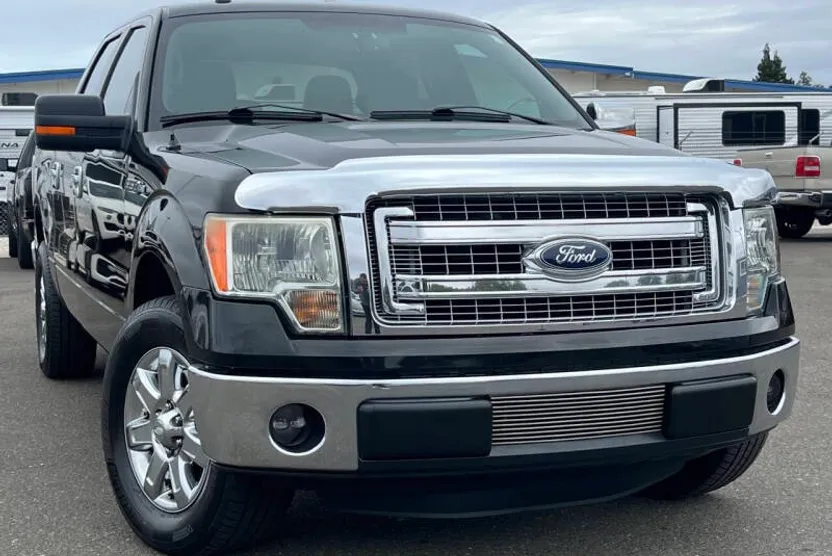 2013 Ford F-150 XLT photo 1