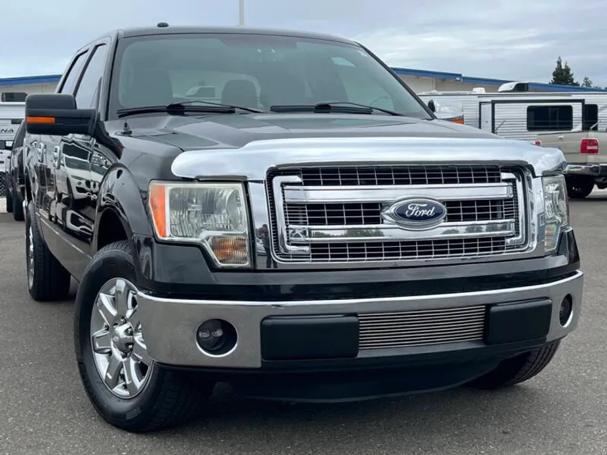 2013 Ford F-150 XLT photo 1