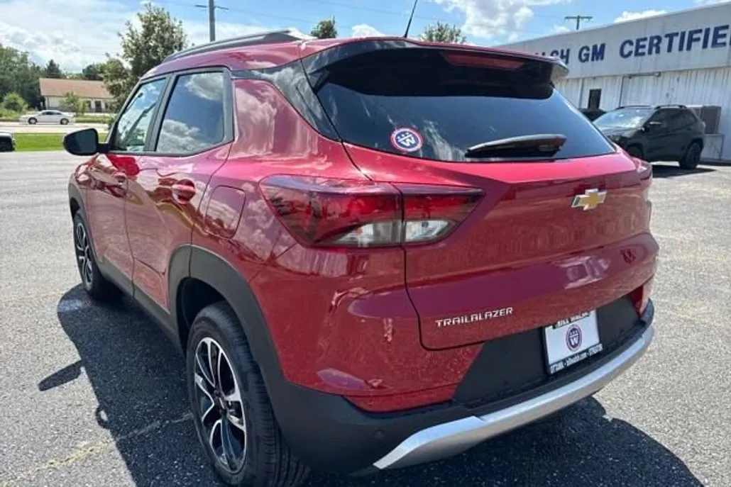 2026 Chevrolet Trailblazer LT photo 1