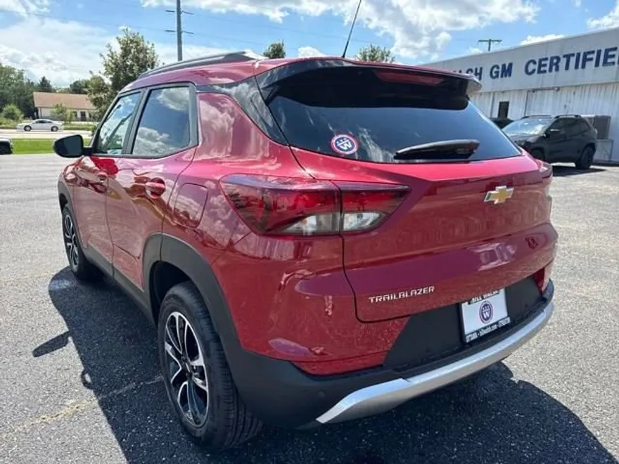 2026 Chevrolet Trailblazer LT photo 1