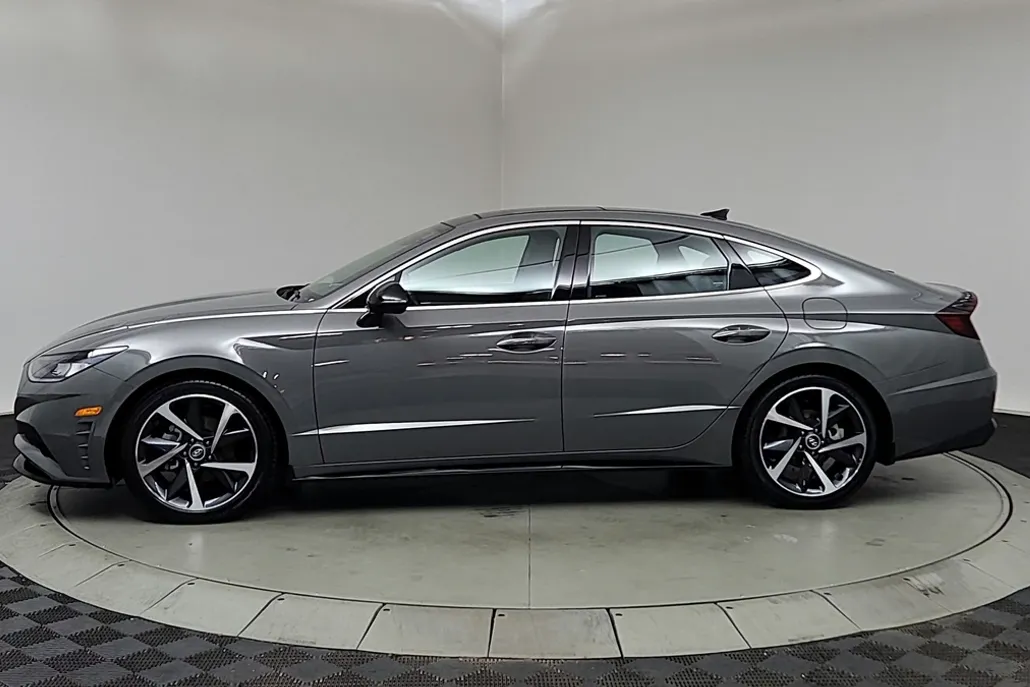 2022 Hyundai Sonata SEL Plus photo 1