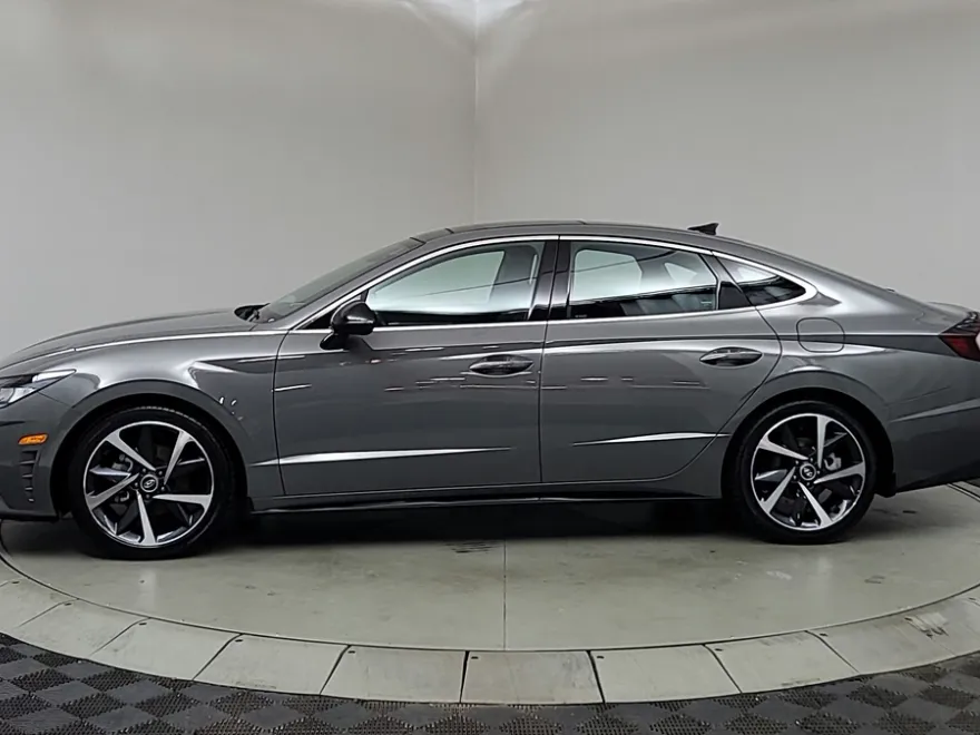 2022 Hyundai Sonata SEL Plus photo 1