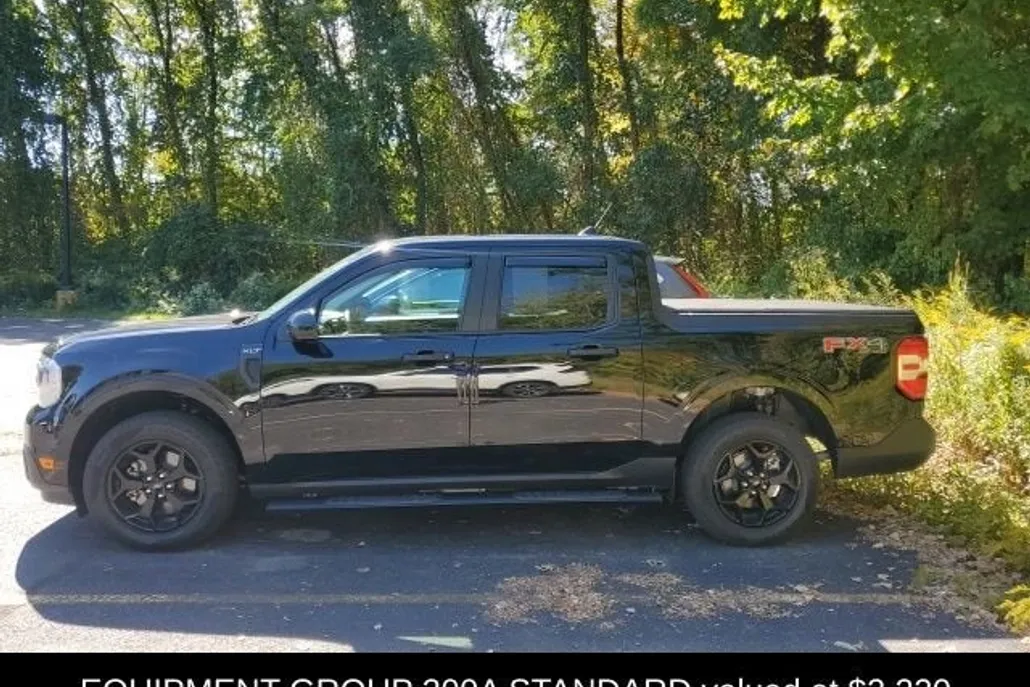 2024 Ford Maverick XLT photo 1