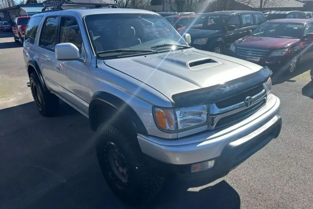 2001 Toyota 4Runner SR5 Sport photo 1