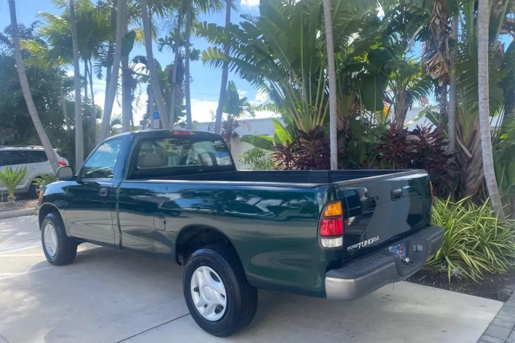 2003 Toyota Tundra Base photo 1
