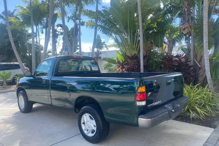 2003 Toyota Tundra Base photo 1