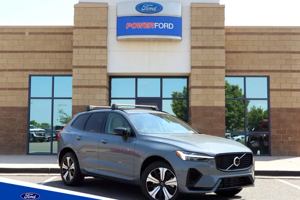 2024 Volvo XC60 Recharge Hybrid T8 Plus photo 1