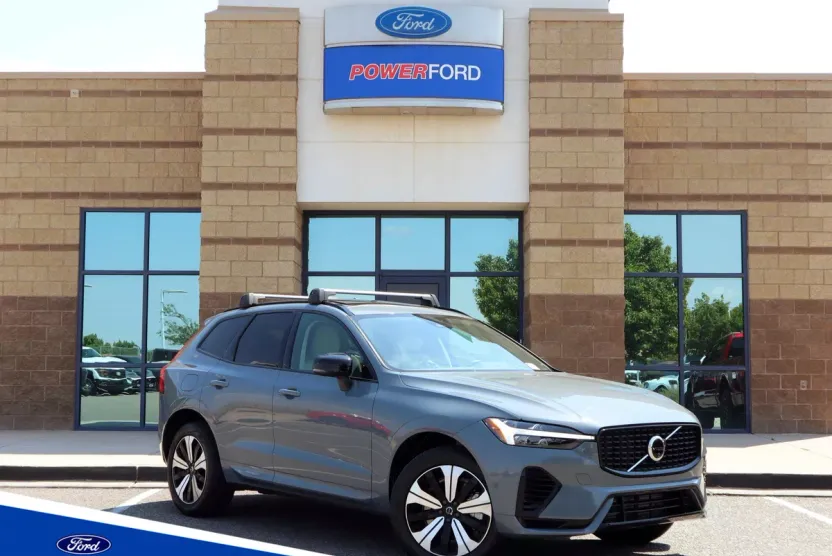 2024 Volvo XC60 Recharge Hybrid T8 Plus photo 1