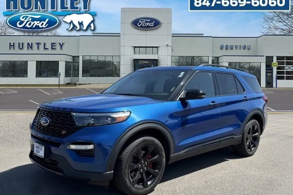 2023 Ford Explorer ST photo 1