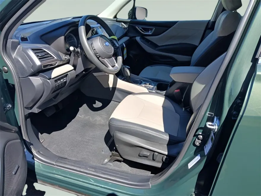2023 Subaru Forester Limited photo 1