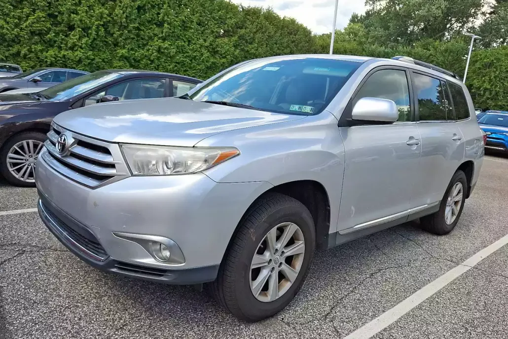 2012 Toyota Highlander Base photo 1