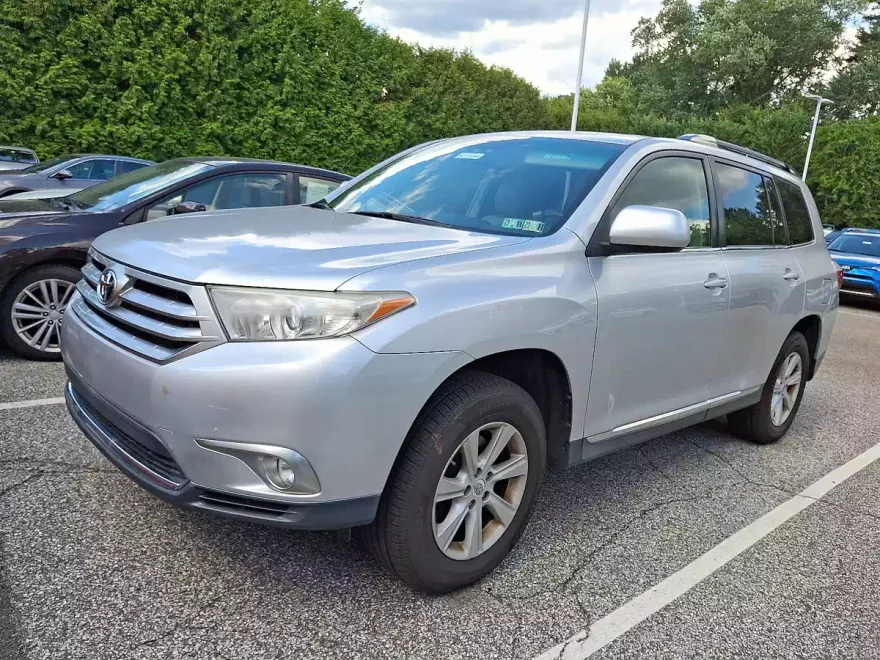 2012 Toyota Highlander Base photo 1