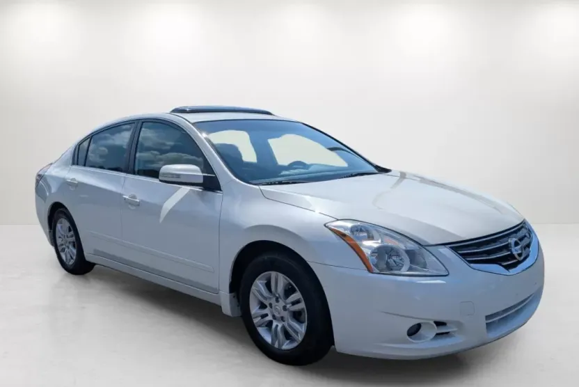 2012 Nissan Altima 2.5 S photo 1