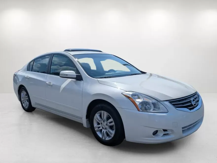 2012 Nissan Altima 2.5 S photo 1