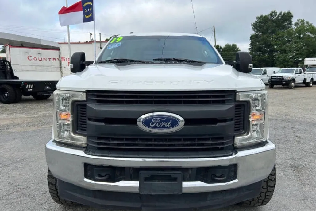 2019 Ford F-250 XL photo 1