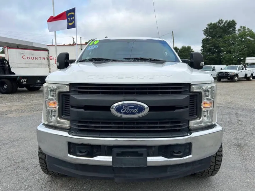 2019 Ford F-250 XL photo 1