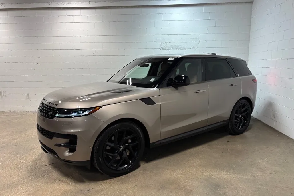 2023 Land Rover Range Rover Sport SE photo 1