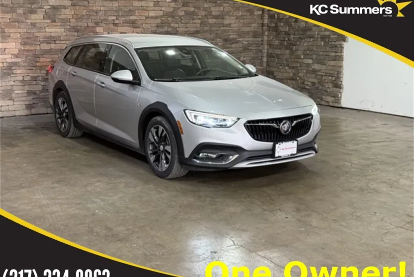 2018 Buick Regal TourX Essence photo 1