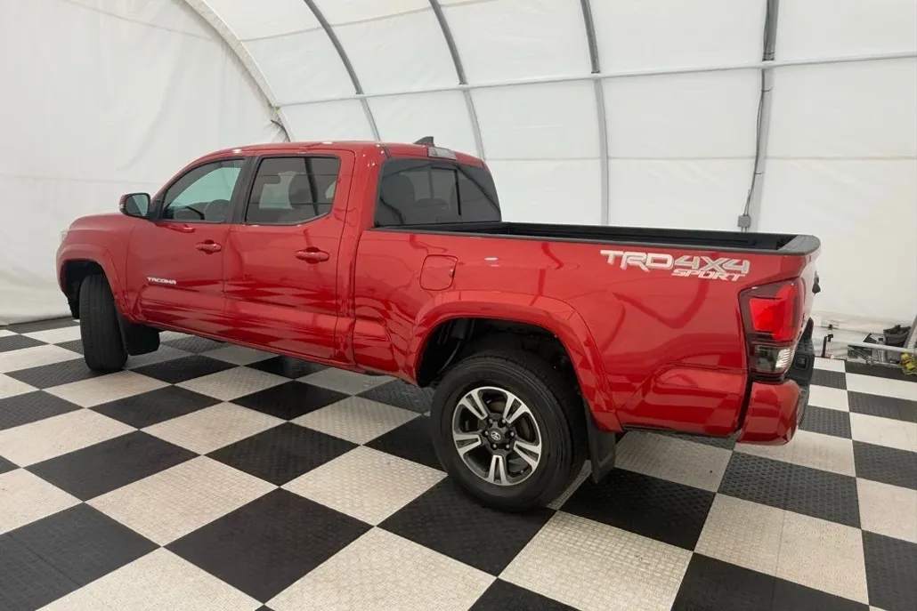 2019 Toyota Tacoma TRD Sport V6 photo 1