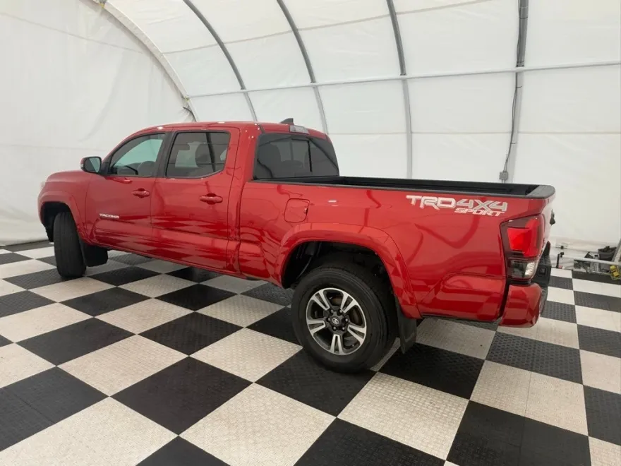2019 Toyota Tacoma TRD Sport V6 photo 1
