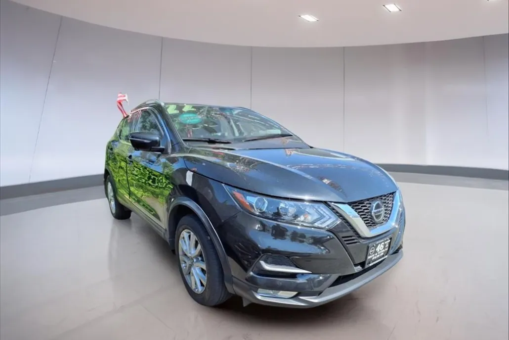 2022 Nissan Rogue Sport SV photo 1