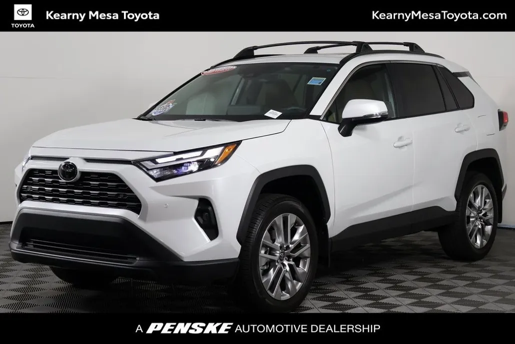 2025 Toyota RAV4 XLE Premium photo 1