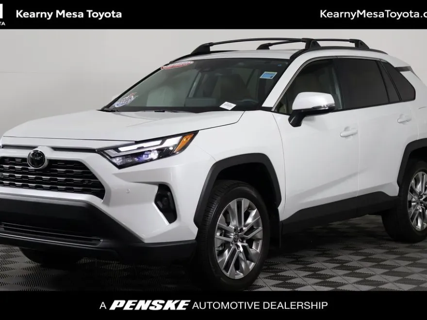 2025 Toyota RAV4 XLE Premium photo 1