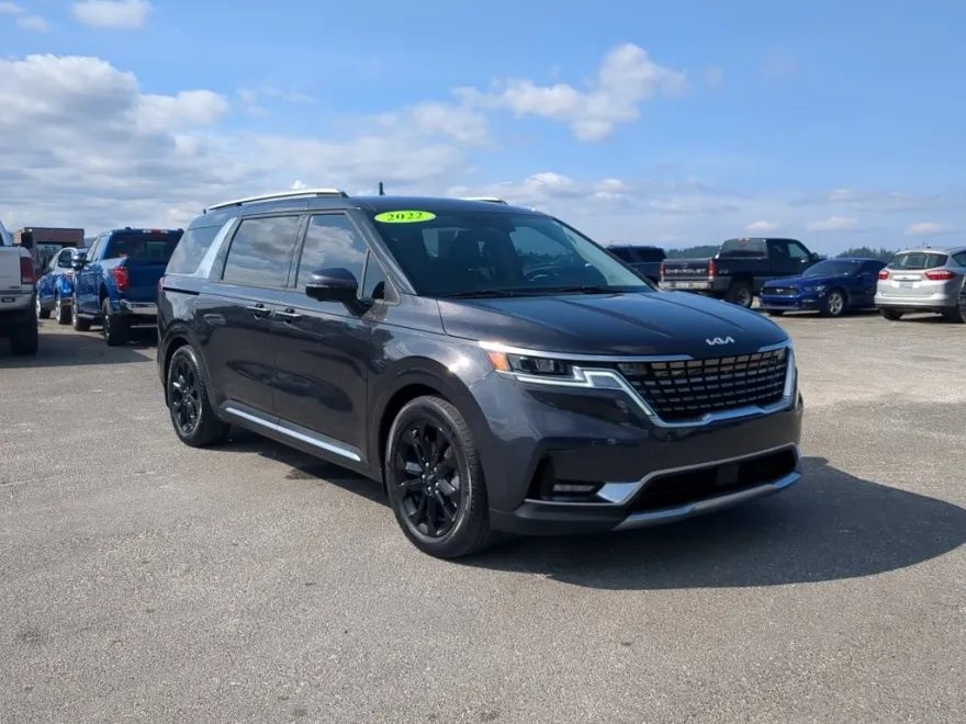 2022 Kia Carnival SX photo 1