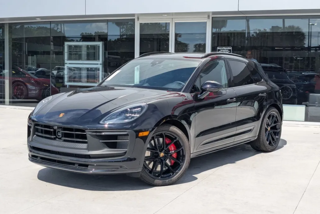 2025 Porsche Macan GTS photo 1