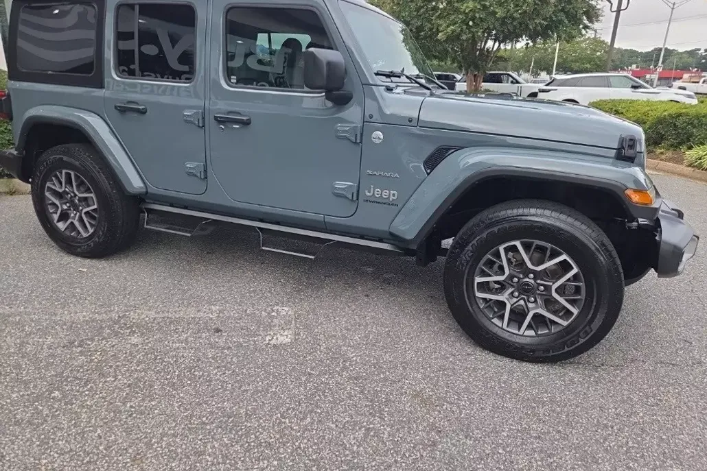 2024 Jeep Wrangler Sahara photo 1