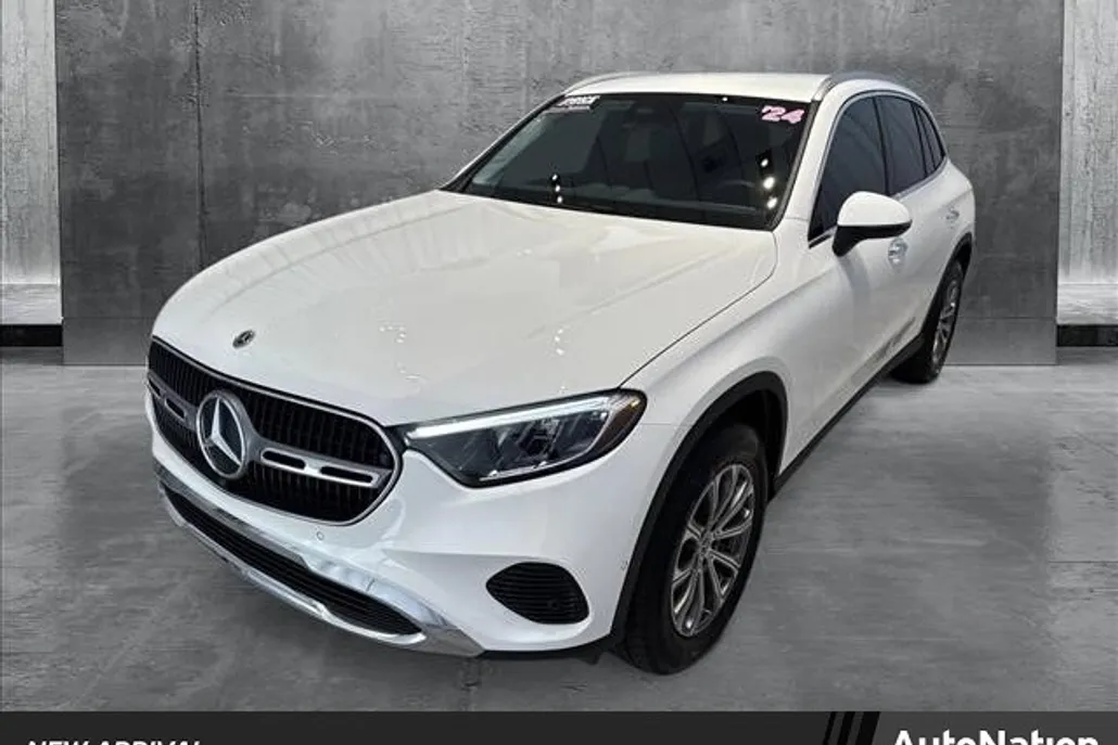 2024 Mercedes Benz GLC 300 4MATIC photo 1